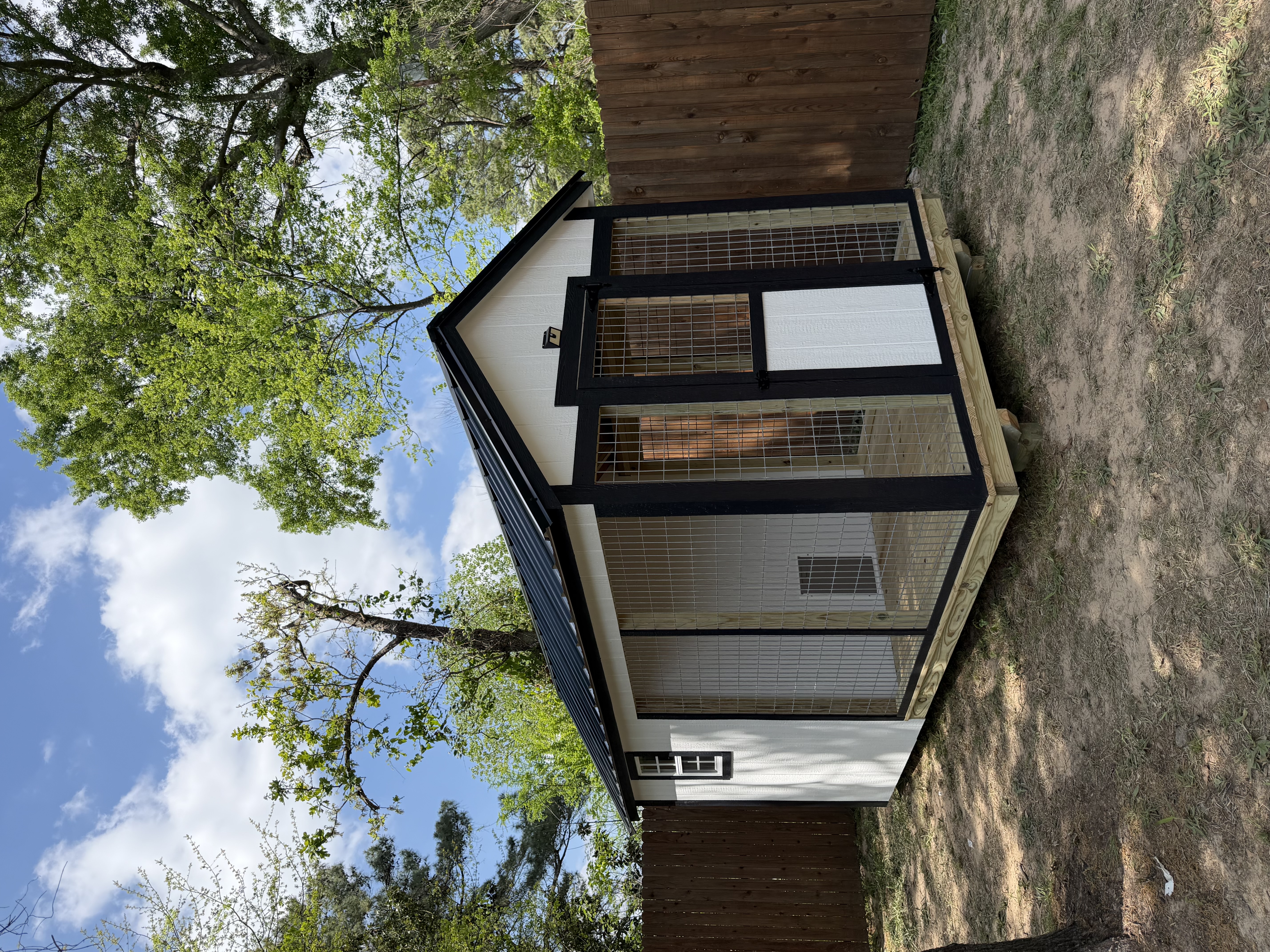 Luxury Ranch Dog House image 2