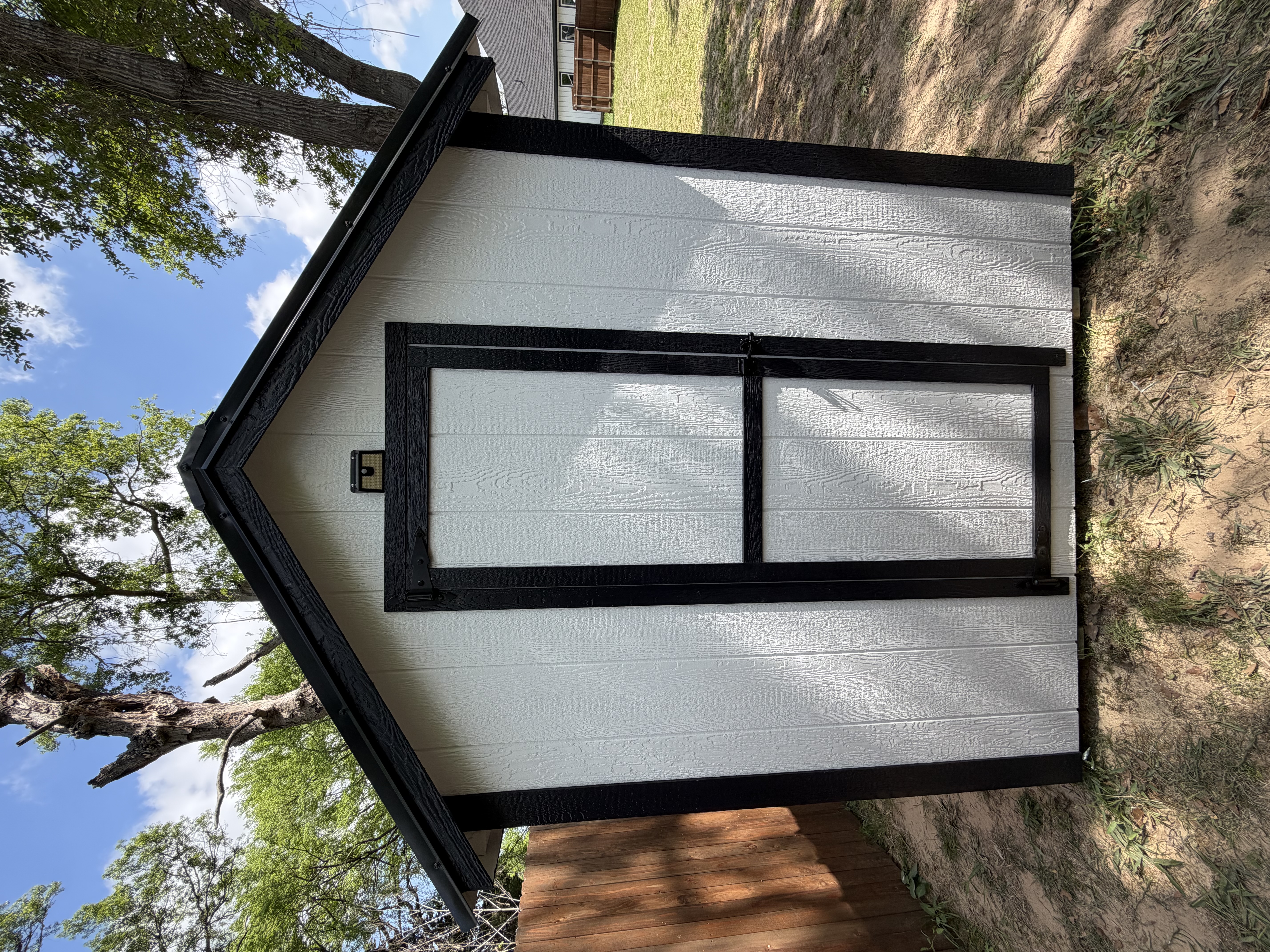 Luxury Ranch Dog House image 3