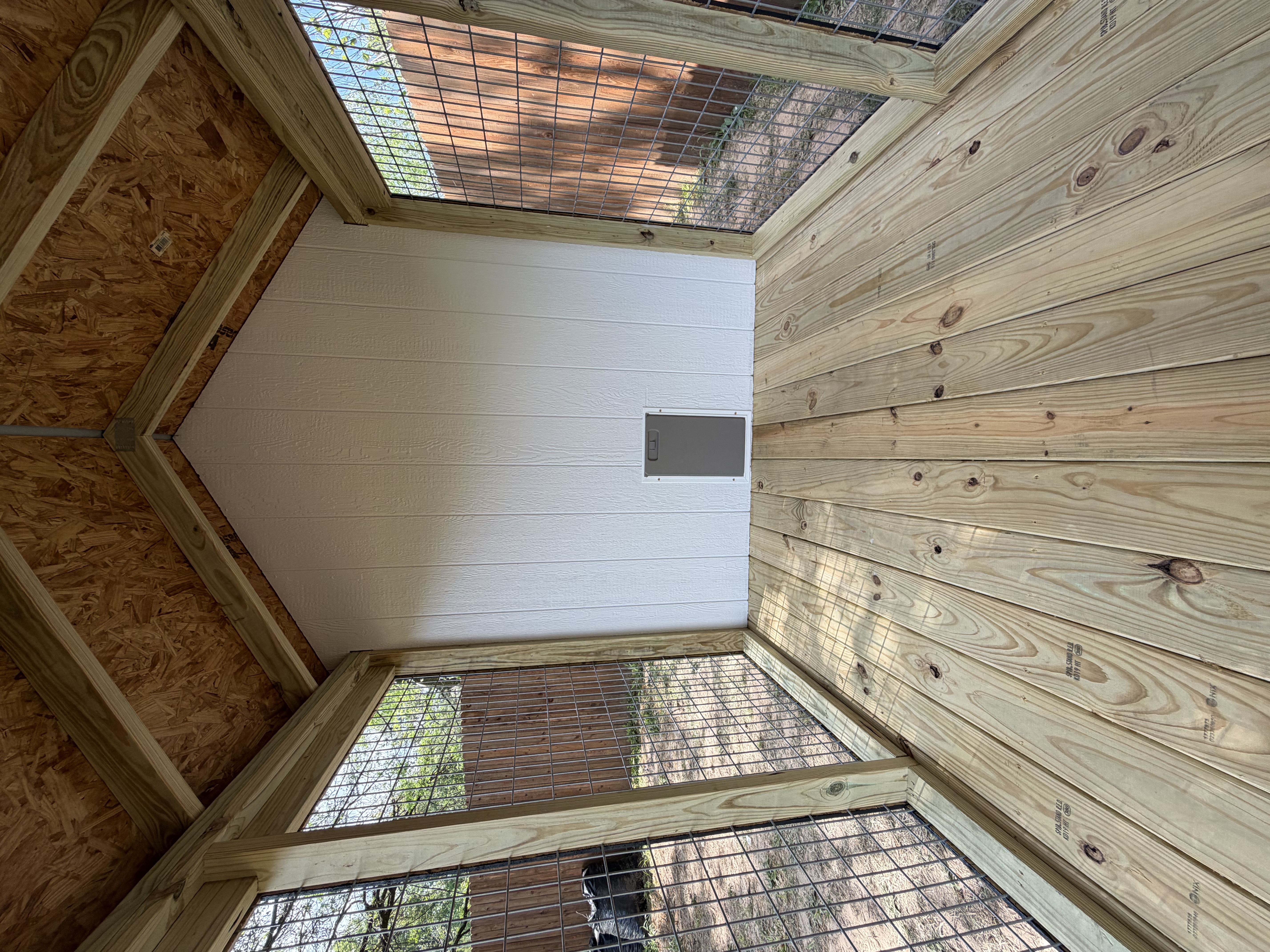 Luxury Ranch Dog House image 4